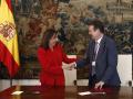 La ministra de Defensa, Margarita Robles, y Abel Caballero