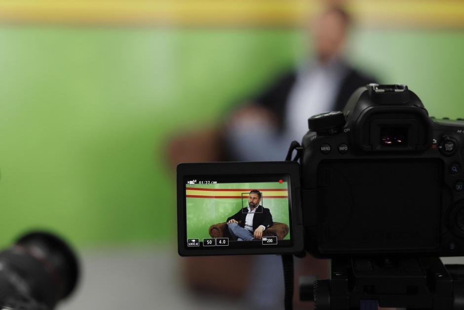 Santiago Abascal, durante la grabación de la entrevista para El Debate.