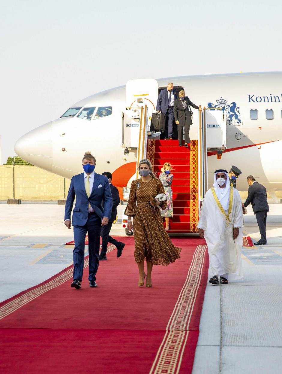 King Willem Alexander and Queen Maxima of The Netherlands arrive at the Airport of Abu Dhabi, on November 02, 2021, for their visit on the 3th of November to Pure Harvest and the World Expo 2020 Dubai  *