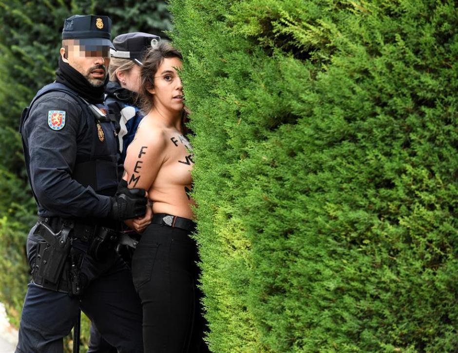 Activista de Femen detenida por la Policía Nacional