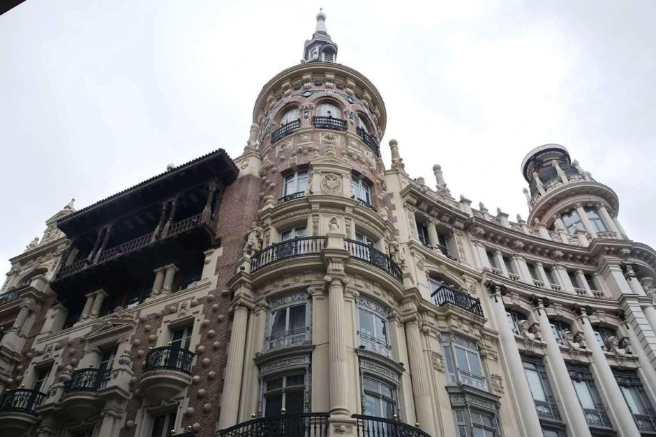 Imagen del edificio en la plaza Canalejas