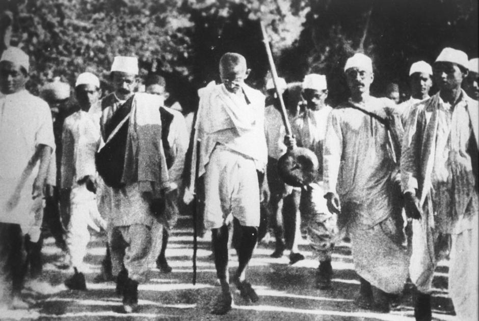 Gandhi en la marcha de la sal, marzo de 1930