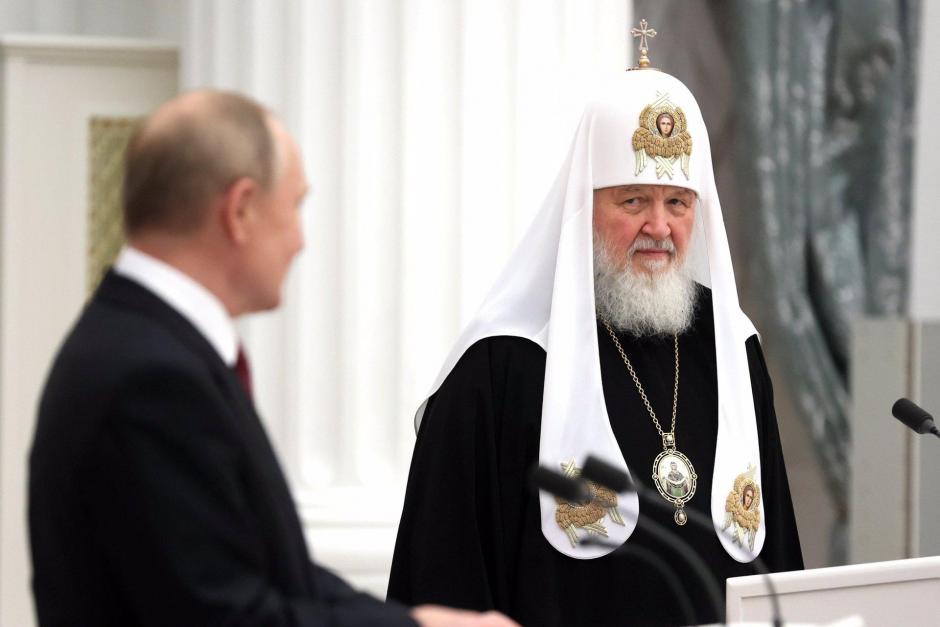 Cirilo I de Moscú junto a Vladimir Putin, en noviembre de 2021