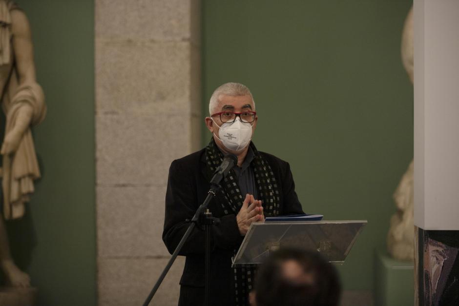 El comisario de la exposición, Carlos López Bernárdez, en la presentación en la Real Academia de Bellas Artes de San Fernando