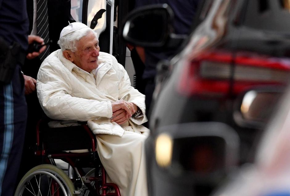 El Papa emérito cuando estuvo en Alemania tras la muerte de su hermano en 2020