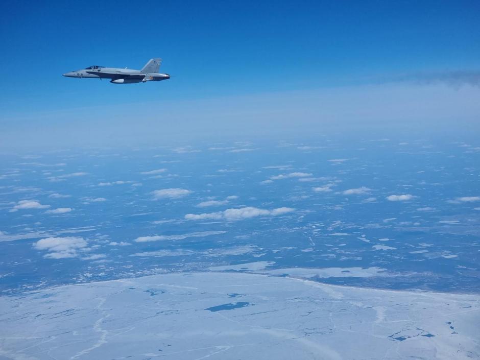 Un F-18 español patrulla el cielo lituano en la misión de la OTAN
