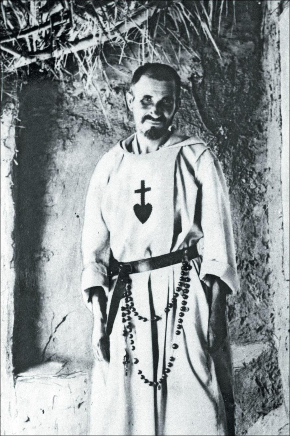 El monje Charles de Foucauld en una imagen tomada en Argelia en el año 1900
