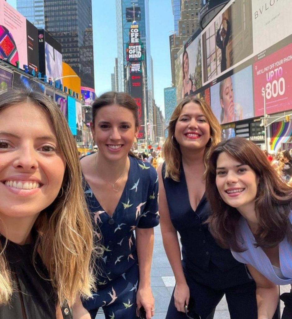 La ministra Montero y sus colaboradoras de turismo en Nueva York