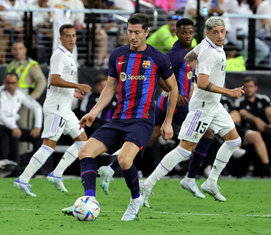 Robert Lewandowski, la nueva gran estrella del Barça, durante el Clásico de pretemporada jugado en Las Vegas