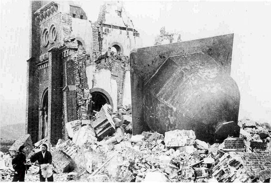 Urakami Tenshudo (Iglesia católica en Nagasaki) destruida por la bomba