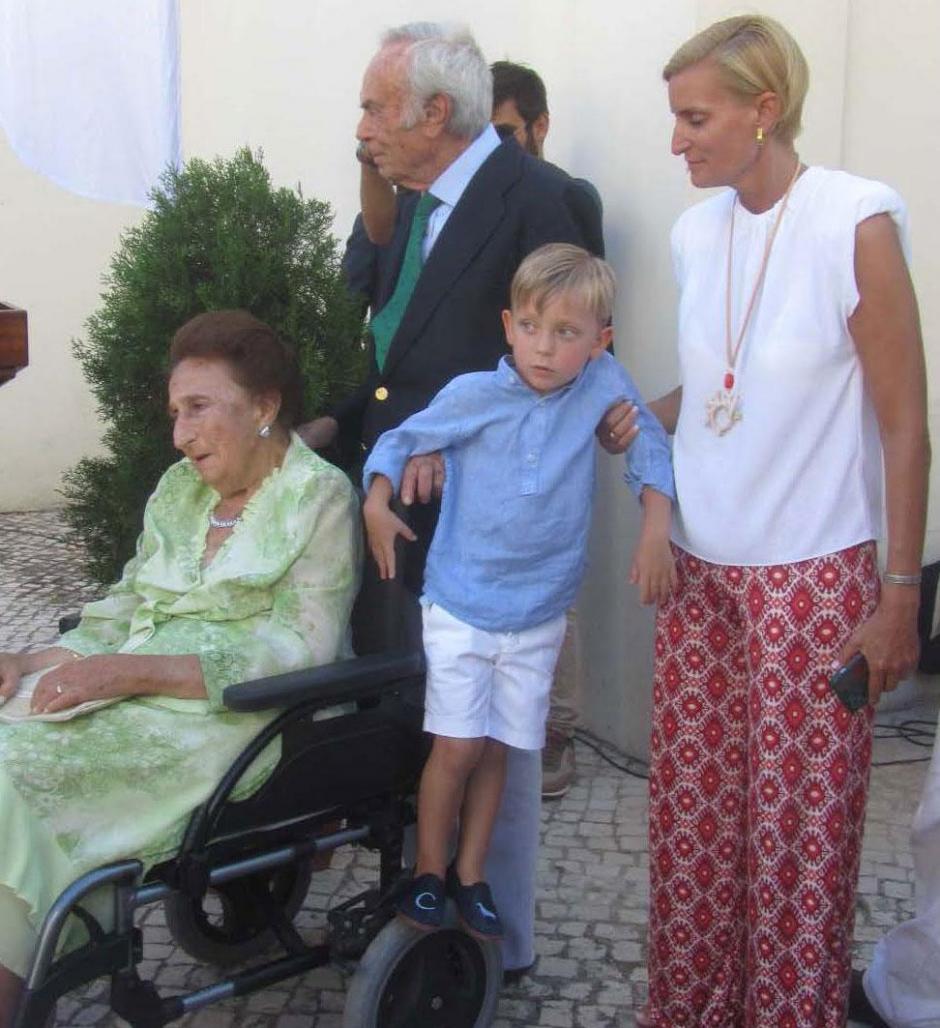 La Infanta Margarita de Borbón junto a sus familiares
