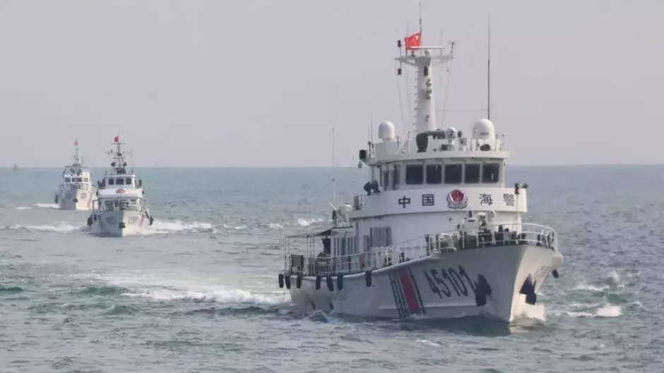 Guardacostas chinos patrullan la zona en disputa con Filipinas y Japón