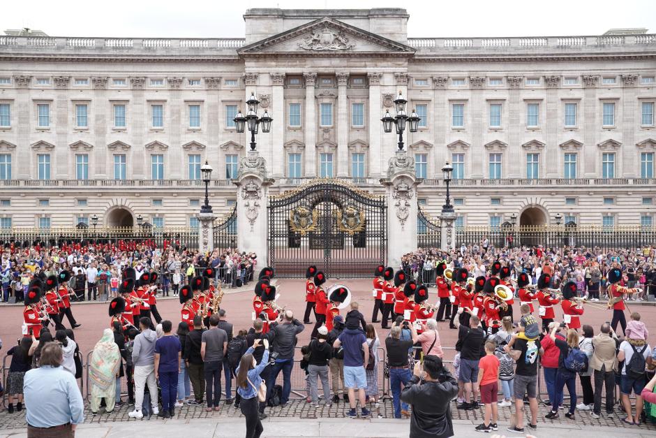 Members of old Guard of Nijmegen Company Grenadier Guards are replaced by the new Guard of 1st Battalion the Coldstream Guards as they perform the Changing of the Guard ceremony outside Buckingham Palace in London, Britain, August 23, 2021.  *** Local Caption *** .