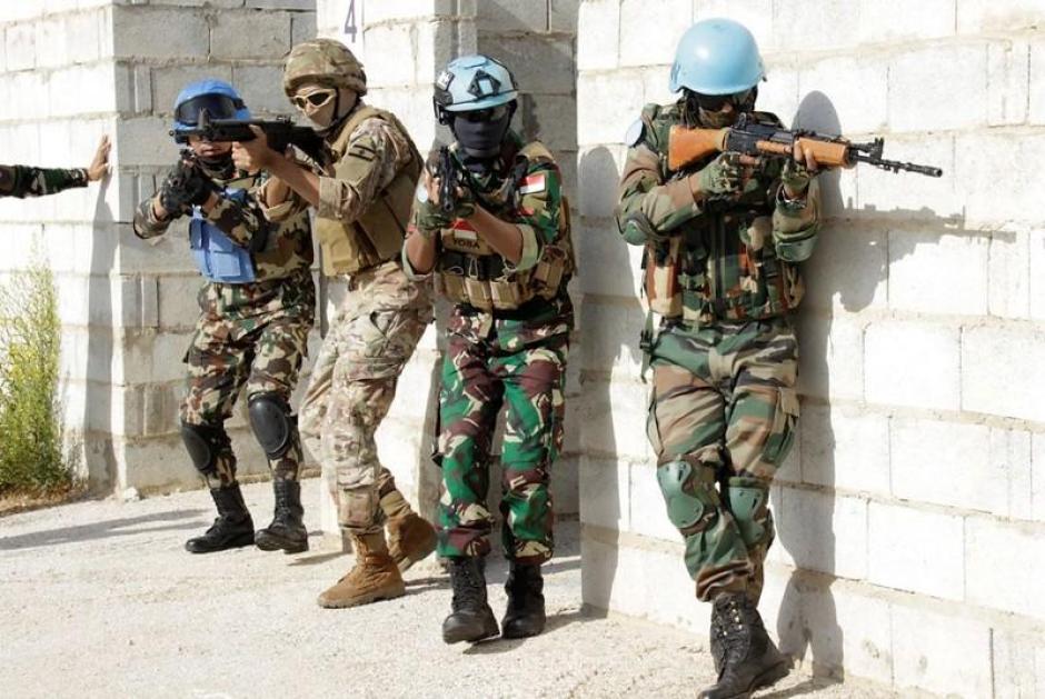 Práctica de combate en población del contingente español en Líbano