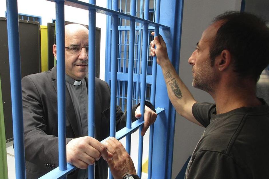El padre Florencio Roselló es el responsable de la pastoral penitenciara