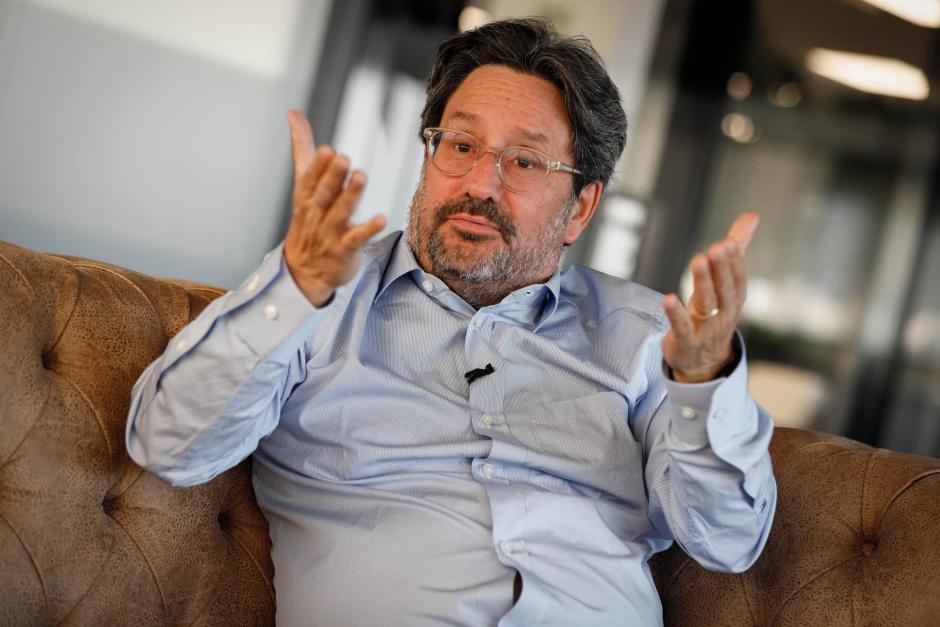 Francisco Santos, exvicepresidente de Colombia durante la entrevista en la redacción de El Debate