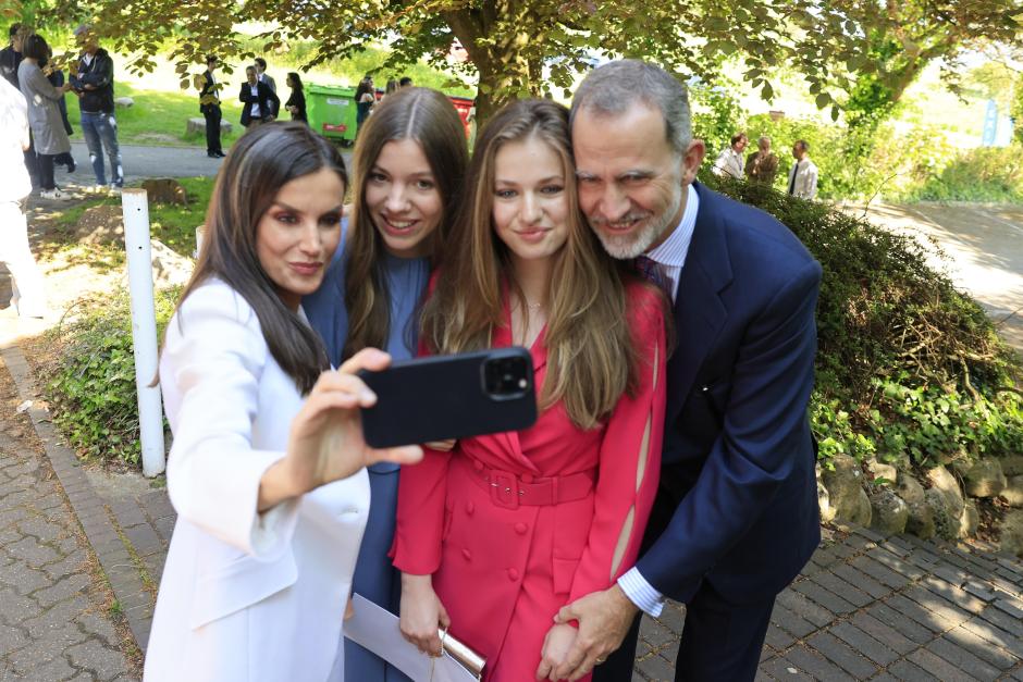 The King and Queen of Spain, Felipe VI and Queen Letizia and Princess Sofia attend the graduation of Princess Leonor at UWC Atlantic College in Gaes, 20 May 2023