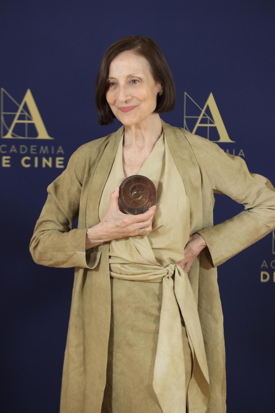 MADRID, 25/05/2023.- La actriz Carme Elías recibe la Medalla de Oro de la Academia de Cine, este jueves en Madrid. EFE/ Zipi Aragón