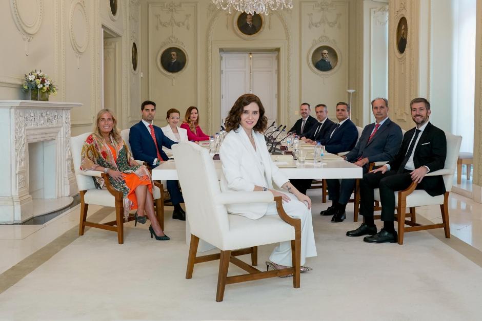 Díaz Ayuso presidiendo el primer Consejo de Gobierno tras su mayoría absoluta en mayo