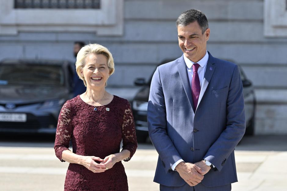 El presidente del Gobierno, Pedro Sánchez, y la presidenta de la Comisión Europea, Ursula von der Leyen