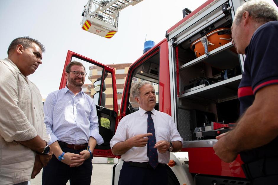 Presentación de los nuevos camiones de bomberos de la Diputación de Córdoba