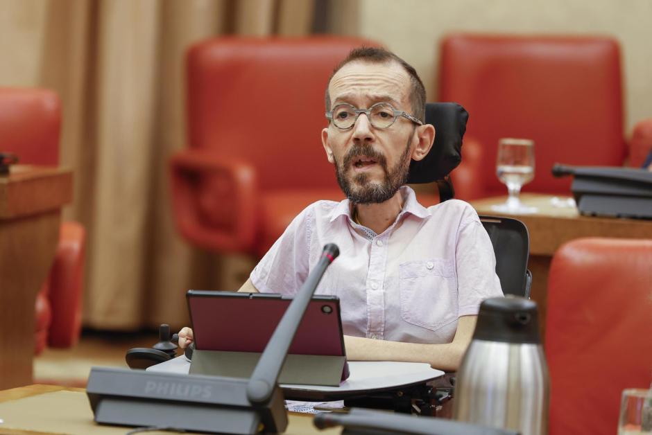 El portavoz de Unidas Podemos, Pablo Echenique, durante su intervención en la Diputación permanente del Congreso