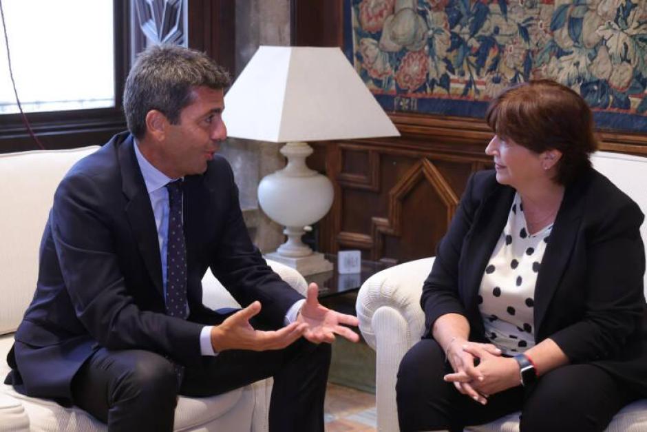 Carlos Mazón, reunido con la presidenta de la Academia Valenciana de la Lengua (AVL)