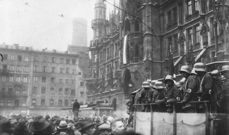 La Marienplatz de Múnich durante los sucesos del Putsch de la cervecería