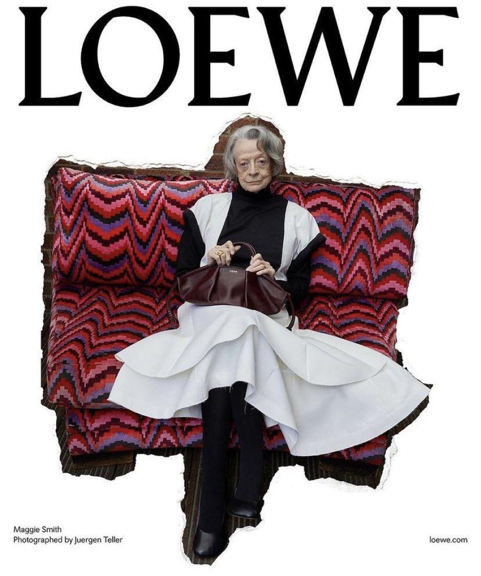 La actriz Maggie Smith en una de las fotografías de la nueva campaña otoño-iniverno de Loewe