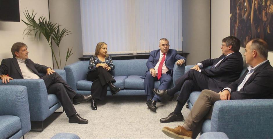 Carles Puigdemont y Santos Cerdán en la reunión del pasado lunes en el Parlamento Europeo
