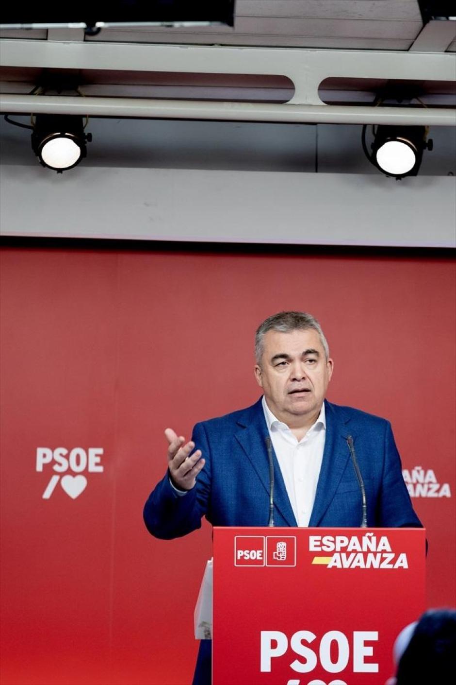 El secretario de Organización del PSOE, Santos Cerdán, durante una rueda de prensa posterior a la reunión de la Comisión Ejecutiva Federal del PSOE, en la sede del PSOE en Ferraz, a 8 de enero de 2024, en Madrid (España). La comisión es el órgano ejecutivo del PSOE. Aprueba los documentos políticos de la organización, realiza el seguimiento de la acción de gobierno y dirige y coordina la actividad cotidiana del partido.
08 ENERO 2024;REUNIÓN;PSOE;PARTIDO;SOCIALISTA;OBRERO;ESPAÑOL;FERRAZ;SEDE;
Carlos Luján / Europa Press
08/1/2024