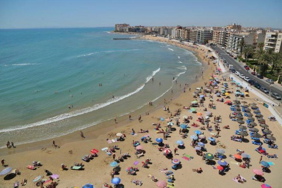 Vista aérea de la playa de los locos de Torrevieja