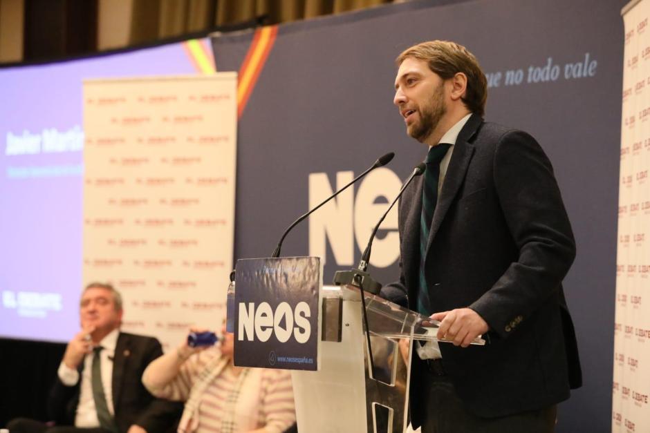 Javier Martínez-Fresneda, director general de NEOS, clausura el coloquio