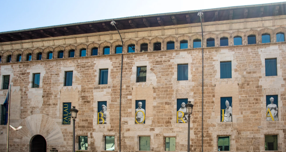 Fachada de las Cortes Valencianas