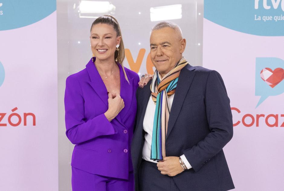Anne Igartiburu y Jordi González, presentadores de D Corazón