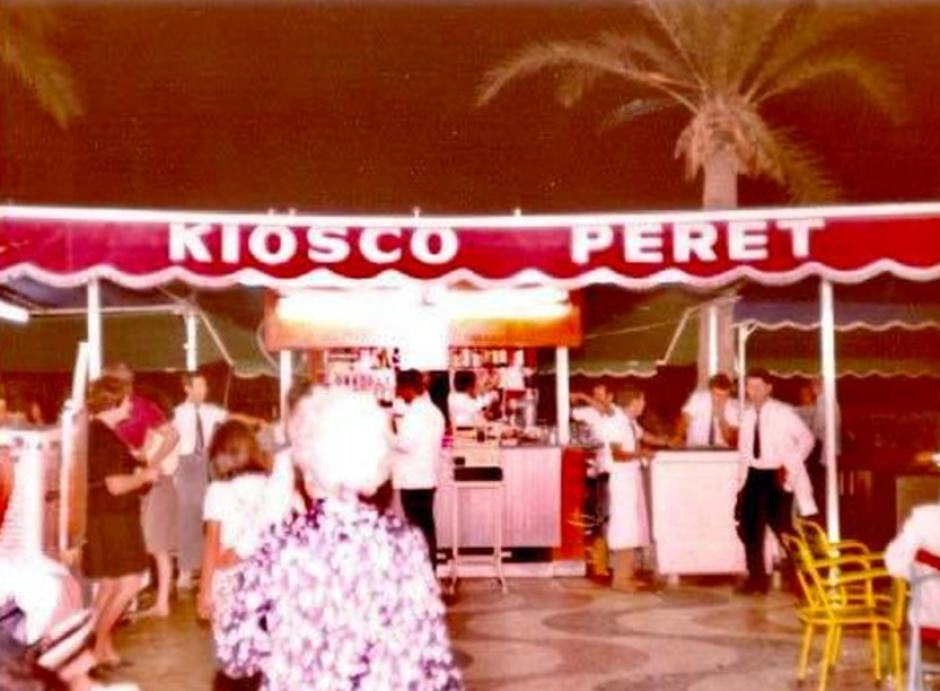 Foto antigua de la heladería Peret