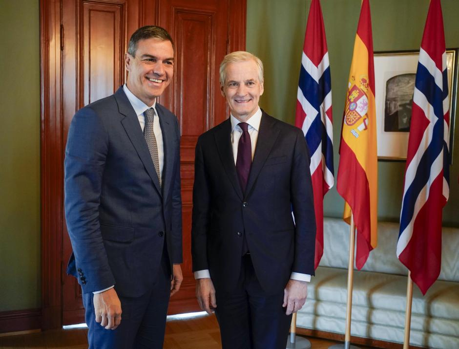 Pedro Sánchez y el primer ministro de Noruega, este viernes en Oslo