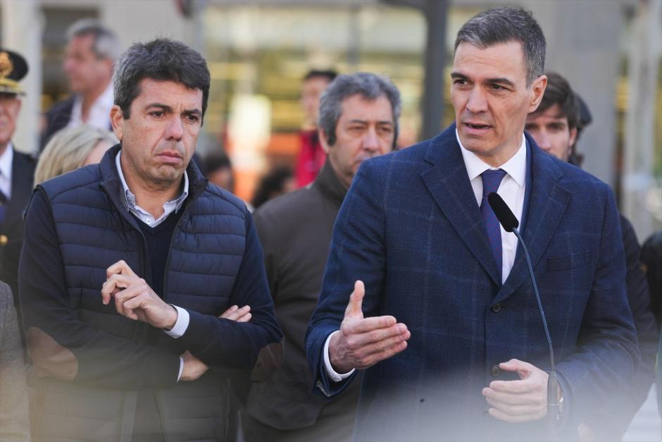 El presidente del Gobierno, Pedro Sánchez, y el de la Generalitat Valenciana, Carlos Mazón, en Valencia, en una imagen de archivo