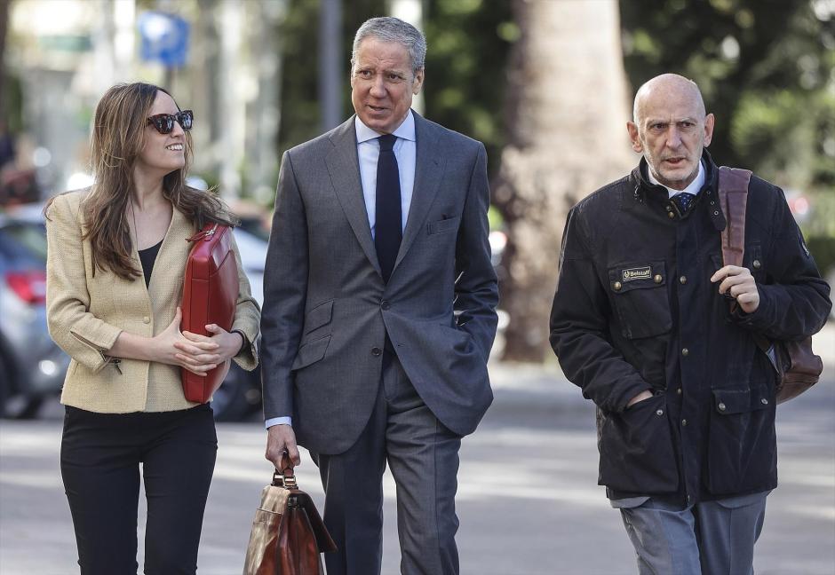 El expresidente de la Generalitat y exministro, Eduardo Zaplana, llegando a declarar en la causa conocida como caso Erial