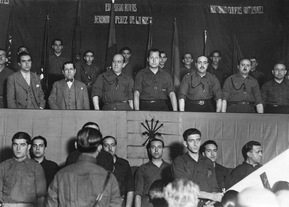 Mitin de Falange Española celebrado en el Frontón Cinema en 1936