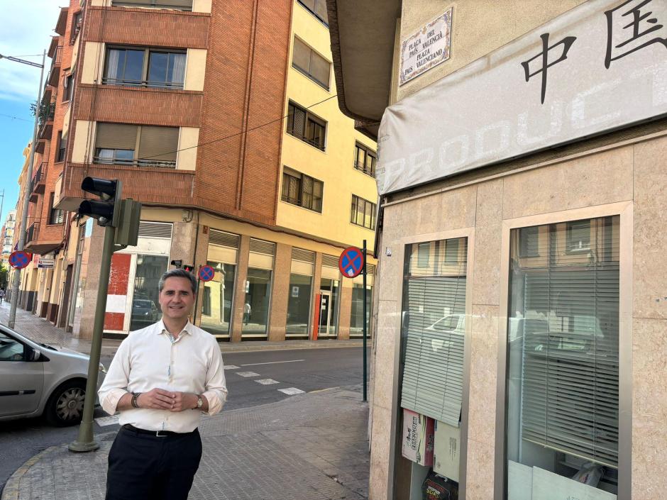 Antonio Ortolá, portavoz de Vox Castellón, en la Plaza PV