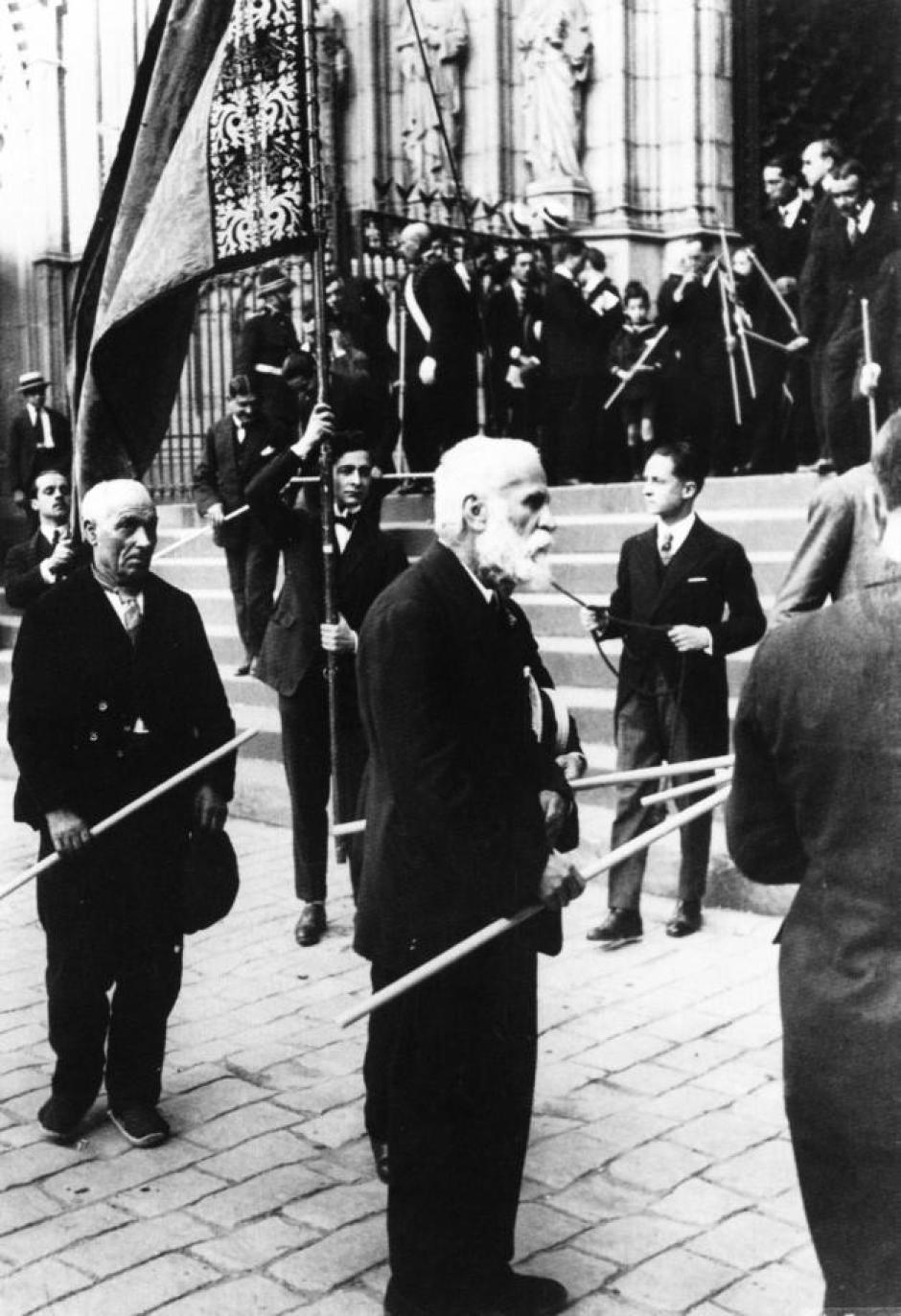 Antoni Gaudí, durante la procesión de Corpus Christi, en 1924