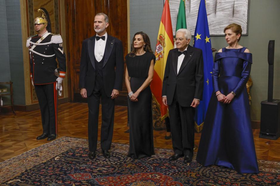 Los Reyes con el presidente de Italia y su hija, Laura, en el Palacio del Quirinal
