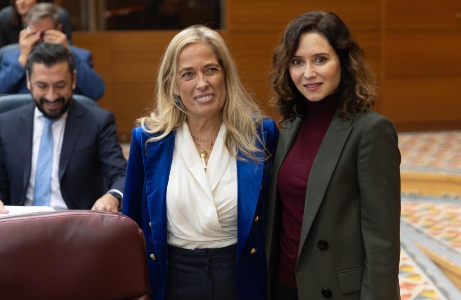 La consejera de Economía de Madrid, Rocío Albert, y la presidenta madrileña, Isabel Díaz Ayuso