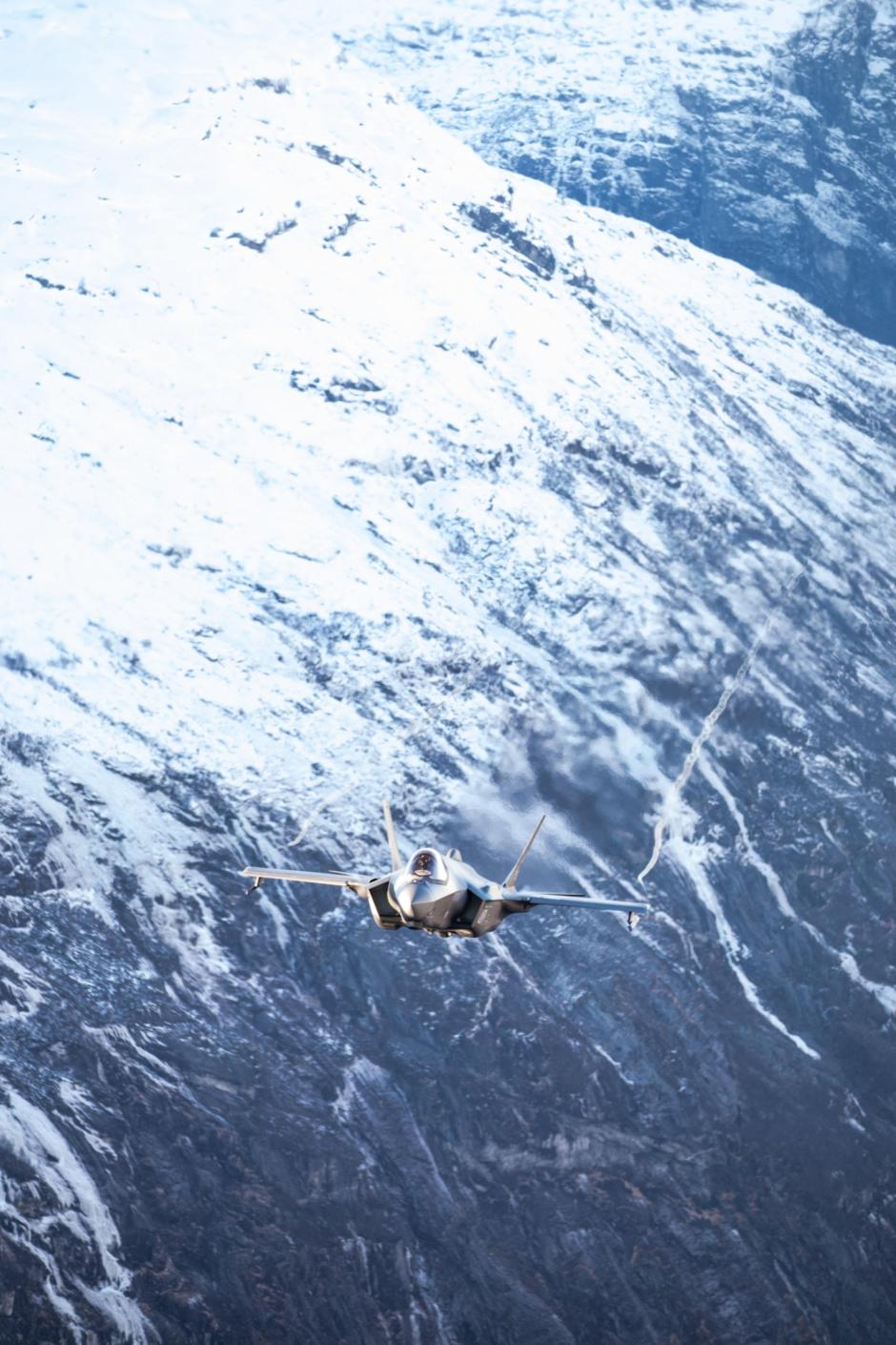 Imagen de un caza de combate F-35 difundida por el Comando Aéreo de la OTAN