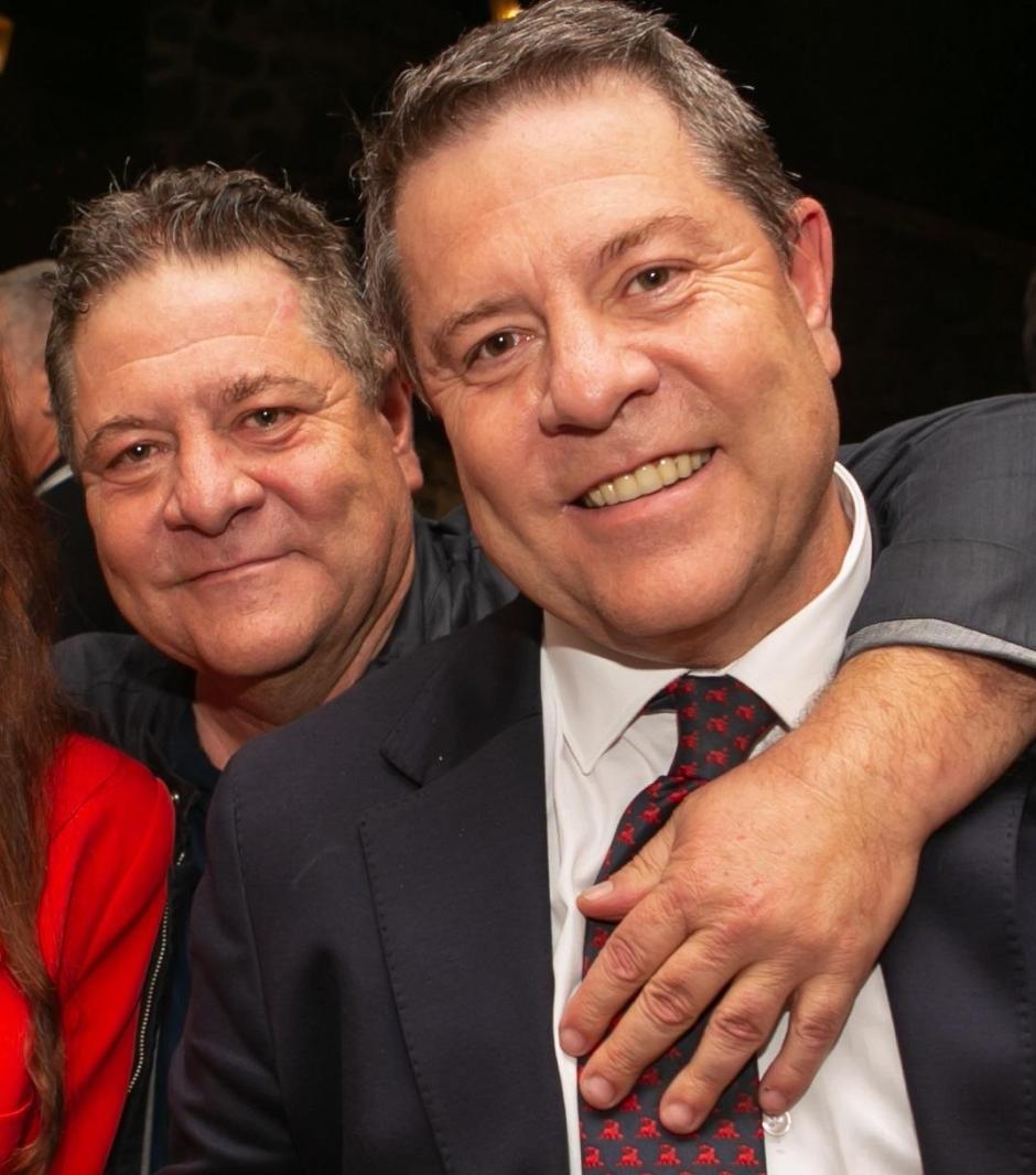 (Foto de ARCHIVO)
El presidente de Castilla-La Mancha, Emiliano García-Page, y su hermano gemelo Javier García-Page.
PSOE
07/11/2023