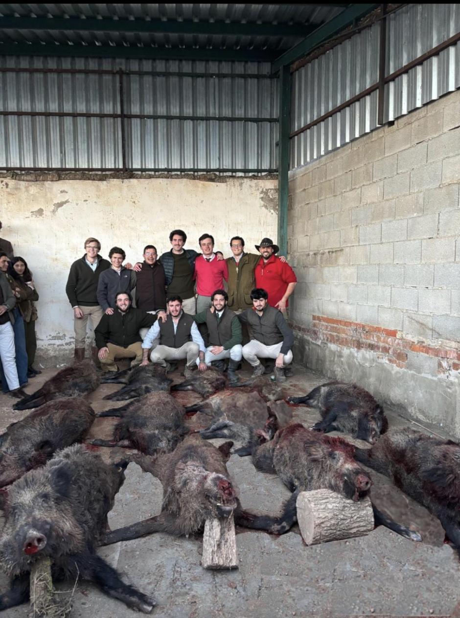 Fila superior (izquierda a derecha): Lorenzo Gutierrez, Ignacio de Travesedo, Alberto Serrano, Rafael De La Pisa, Alberto Manchón, Fernando Vargas-Zúñiga, Antonio Álvarez.
Abajo: Jacobo Pérez-Maura, Carlos Martínez, Eugenio Moltó, Luis Pascual