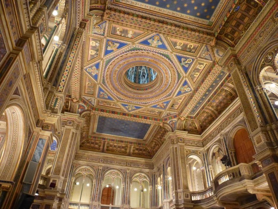 Interior de la capilla Alfonso el Magnánimo, en el Centro Cultural de la Beneficencia, Valencia