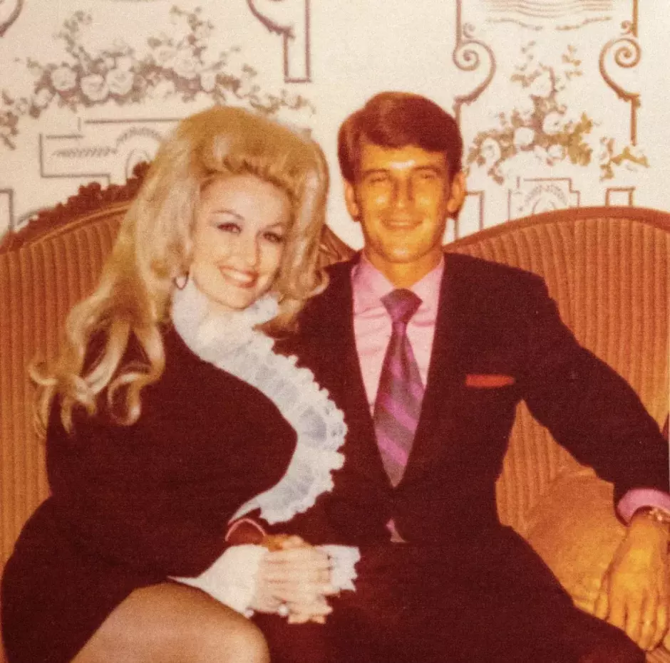 Dolly Parton y Carl Dean en una foto que compartió en Instagram