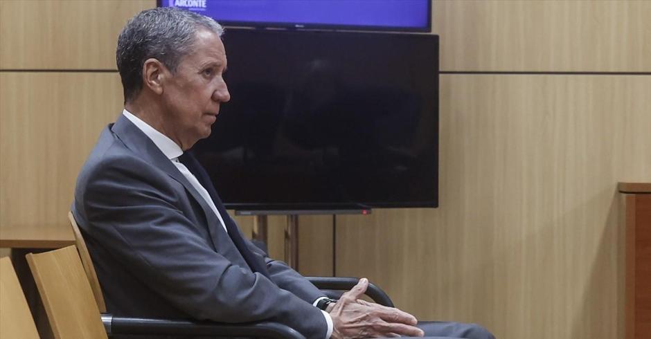 Eduardo Zaplana, en el banquillo durante una vista por el jucio Erial, en la Ciudad de la Justicia de Valencia
